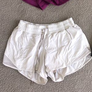 LULULEMON hotty hot white shorts